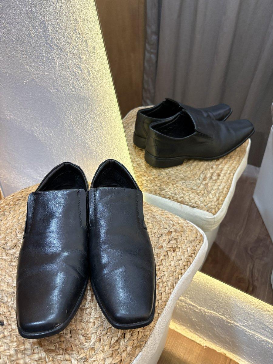 Calzado negro sin cordones (C)