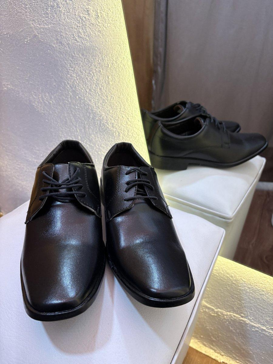 Calzado negro (BZA)