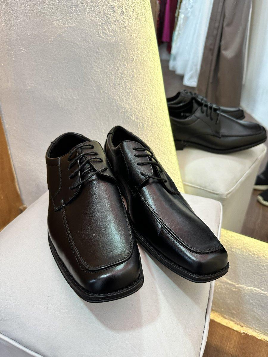Calzado negro brilloso