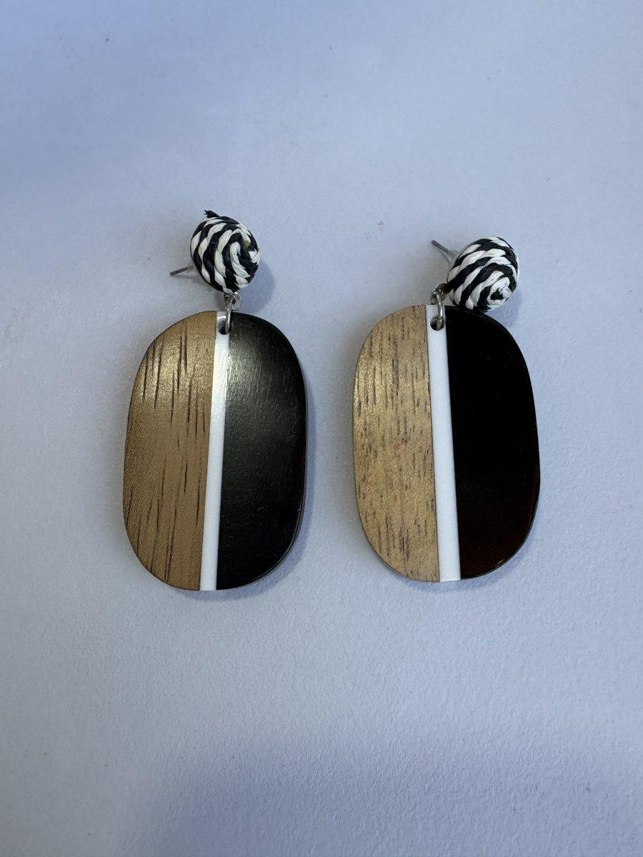 Caravana madera beige, blanco y negro