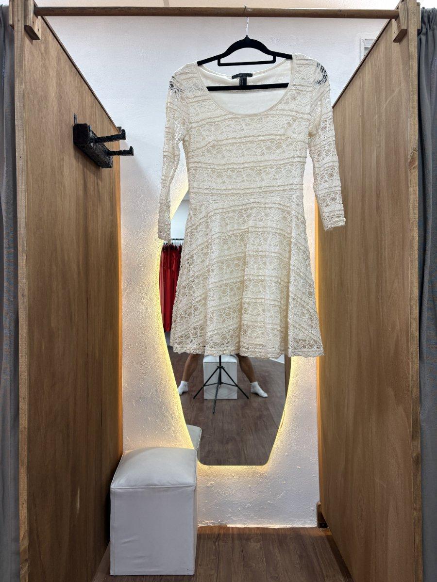 Vestido corto con mangas beige