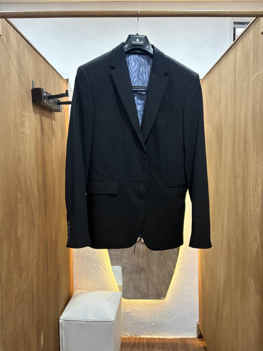 Saco negro liso (ZARA)