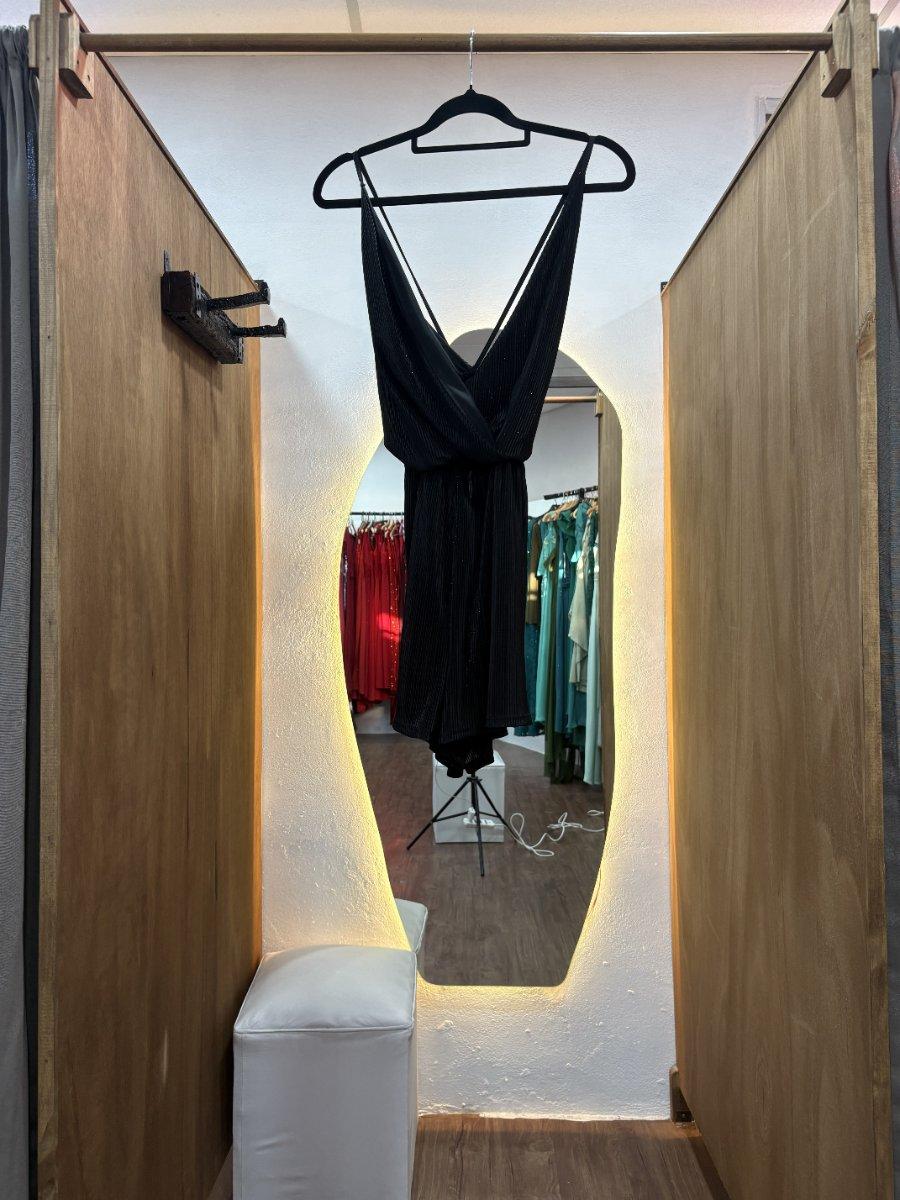 Vestido corto negro