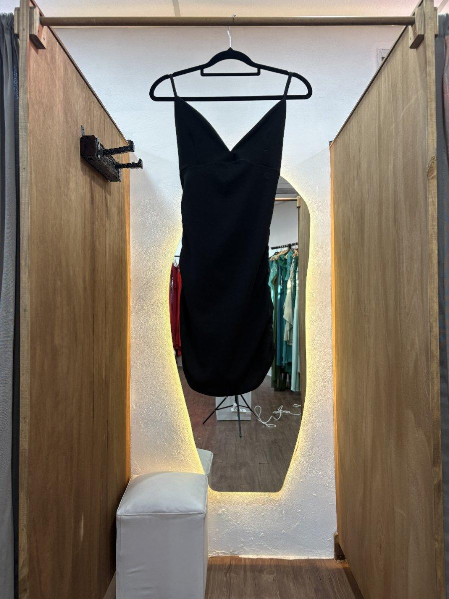 Vestido corto negro