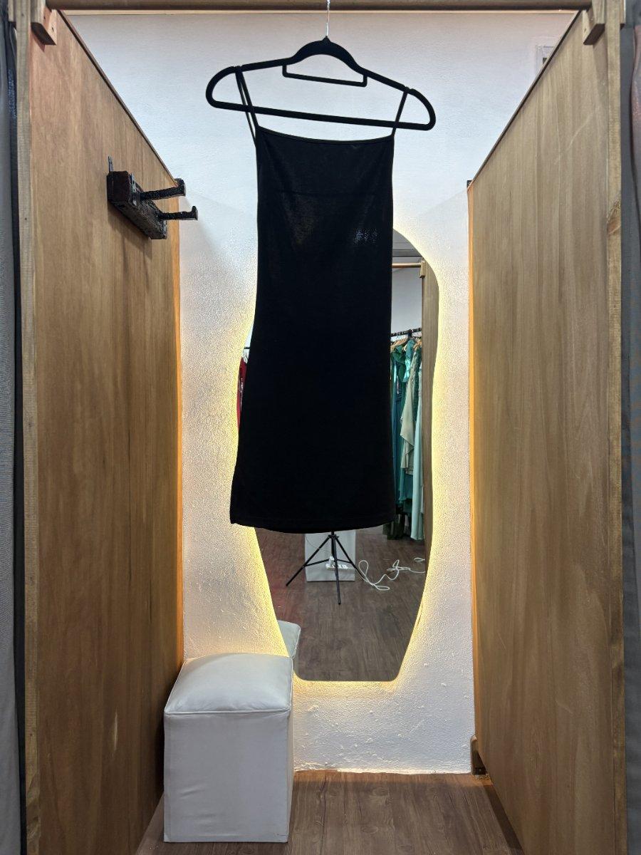 Vestido corto negro
