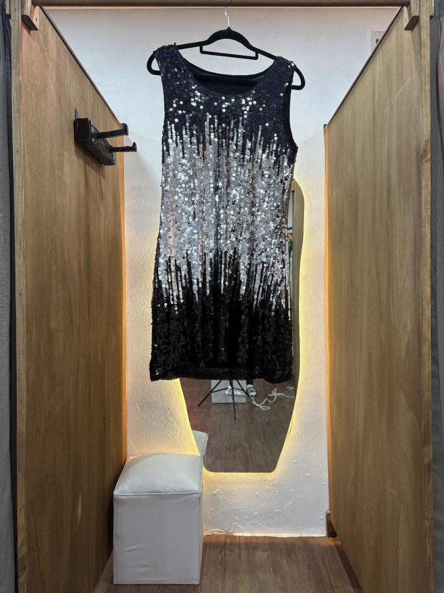 Vestido corto negro con gris y brillos