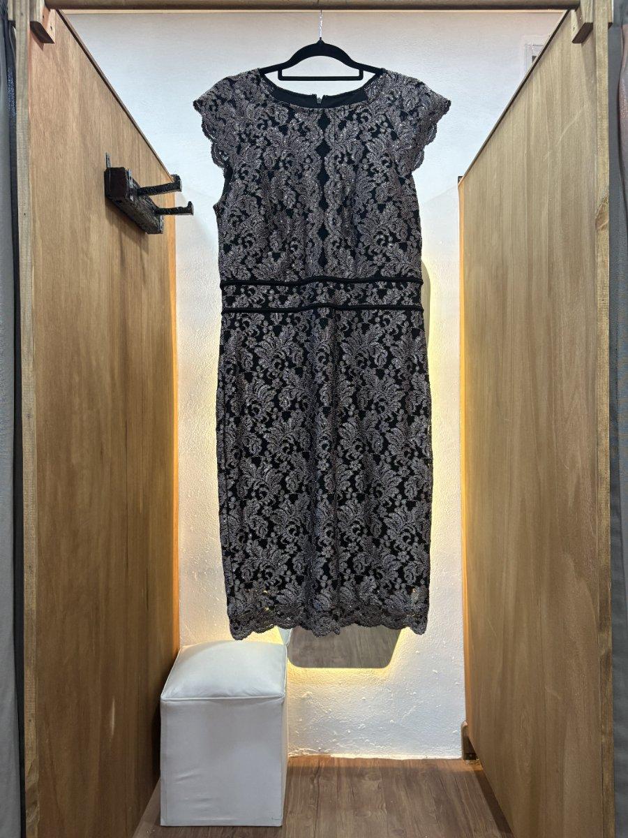 Vestido corto con blanco
