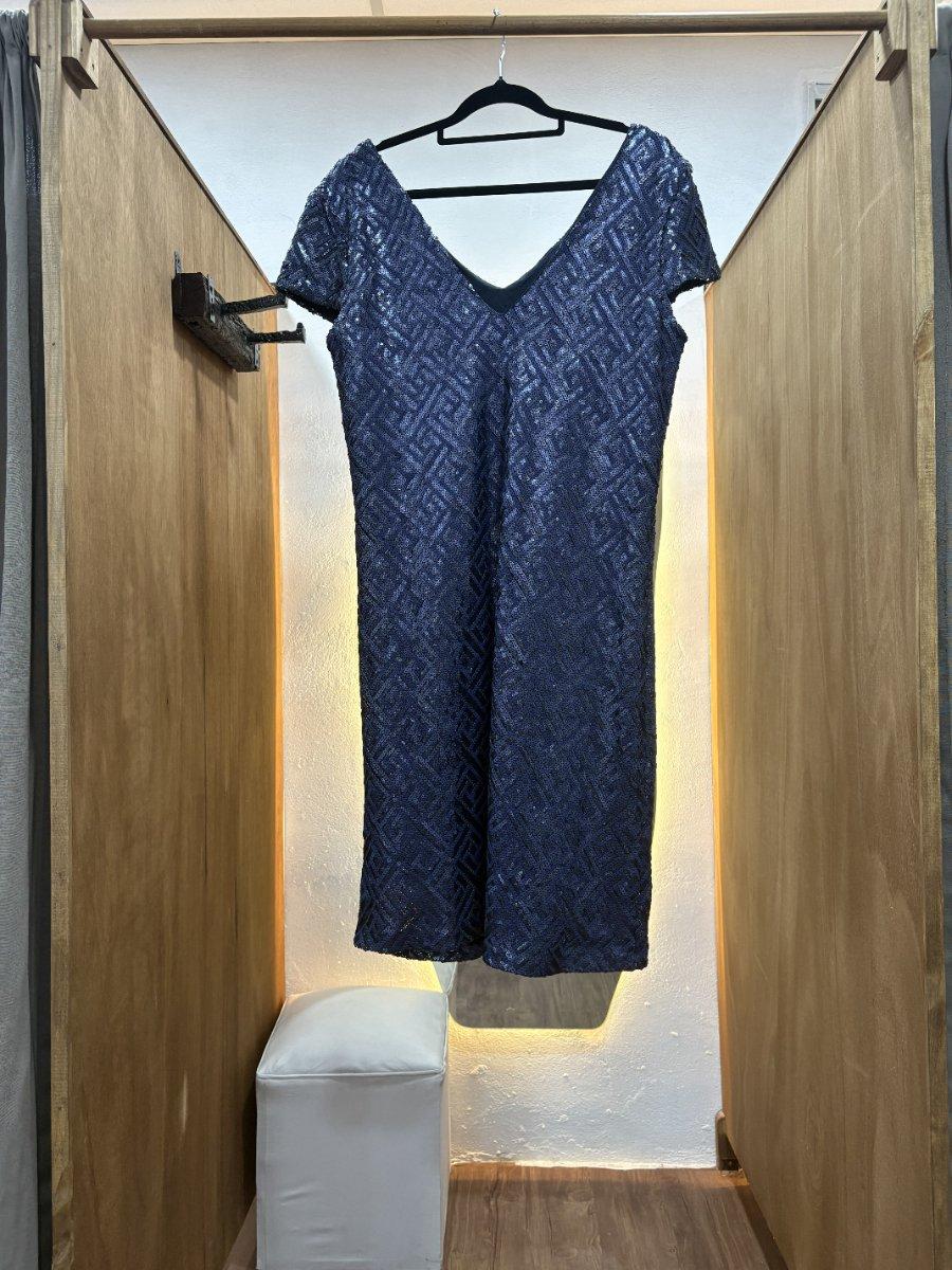 Vestido corto azul con brillos
