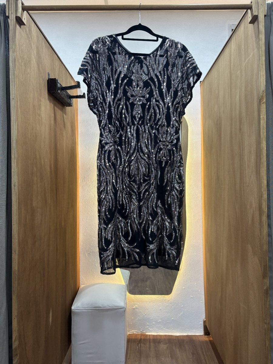 Vestido corto negro con plateado