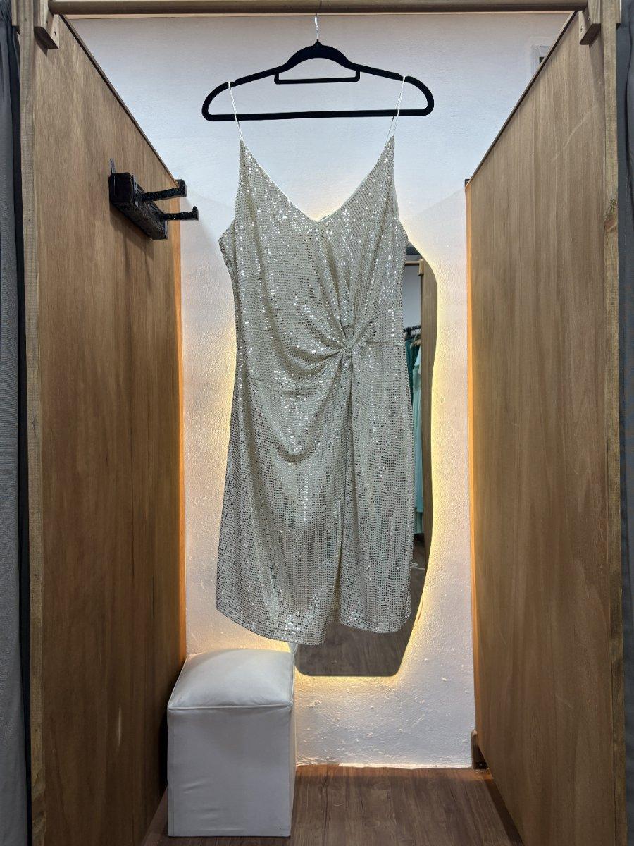 Vestido dorado con brillos