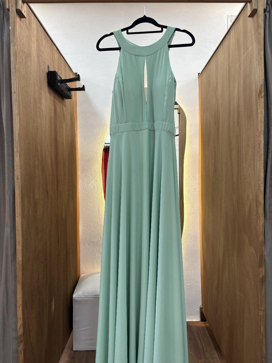 Vestido largo verde con escote