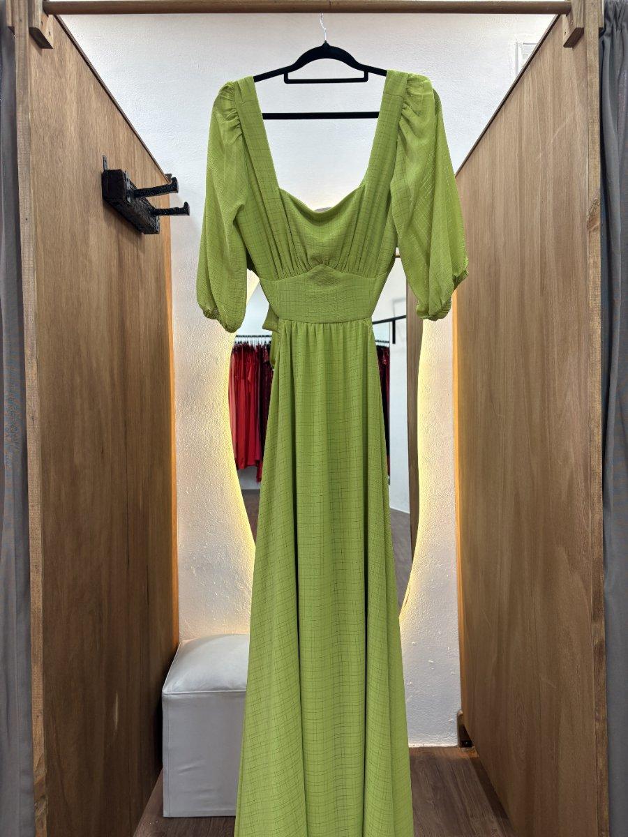 Vestido largo verde oliva con mangas