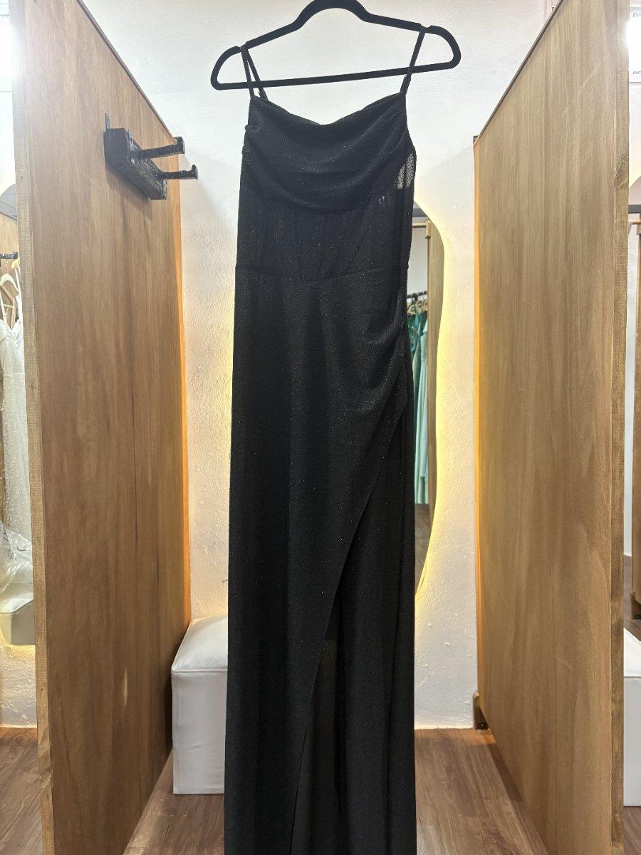 Vestido negro largo con corset
