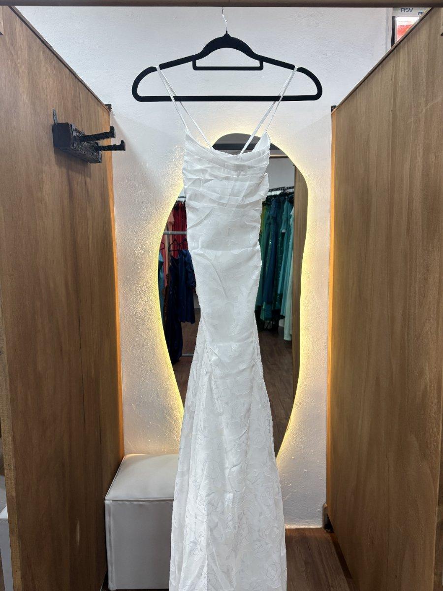 Vestido blanco con detalles