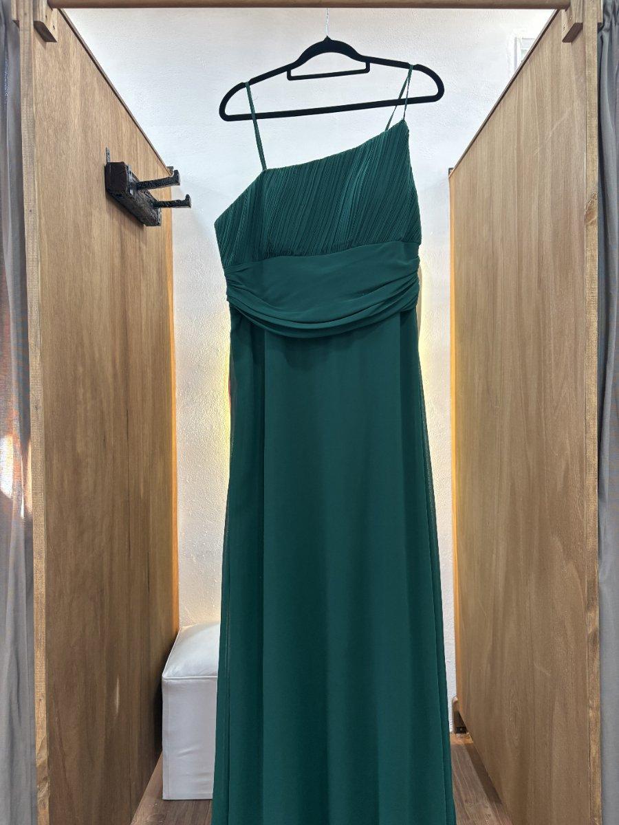 Vestido largo verde con detalle en la parte superior