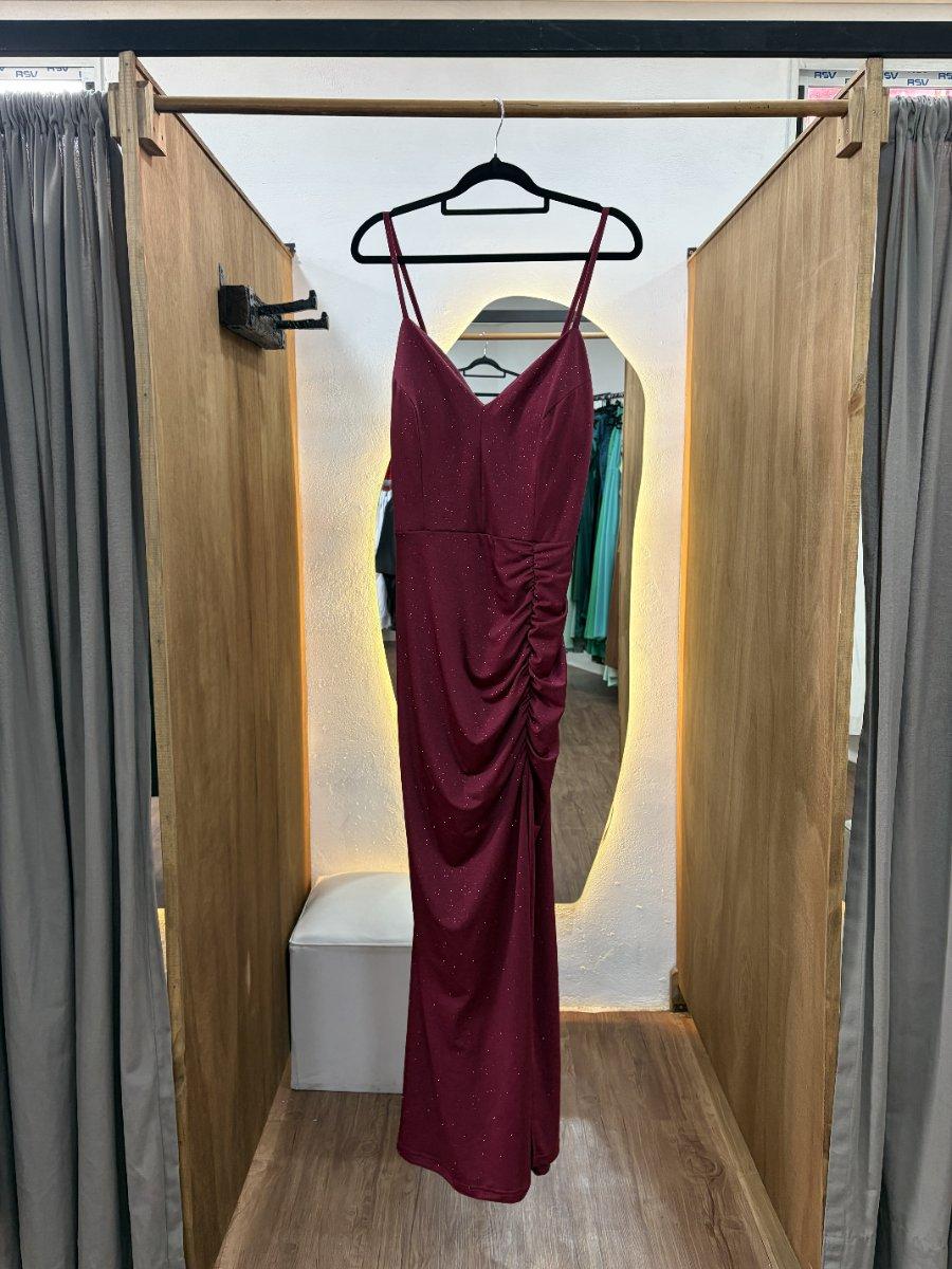 Vestido largo rojo con brillos y fruncido
