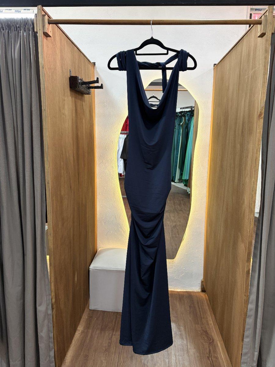 Vestido largo azul con lazo en el cuello