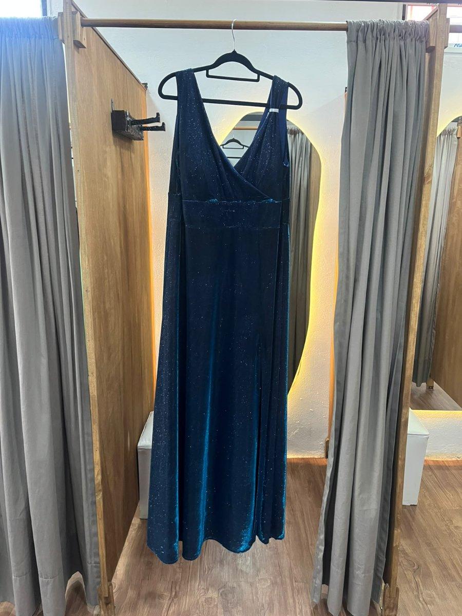 Vestido largo azul brilloso c/defecto