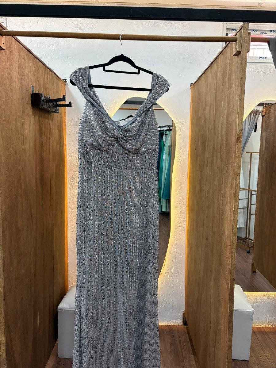 Vestido gris con lentejuelas