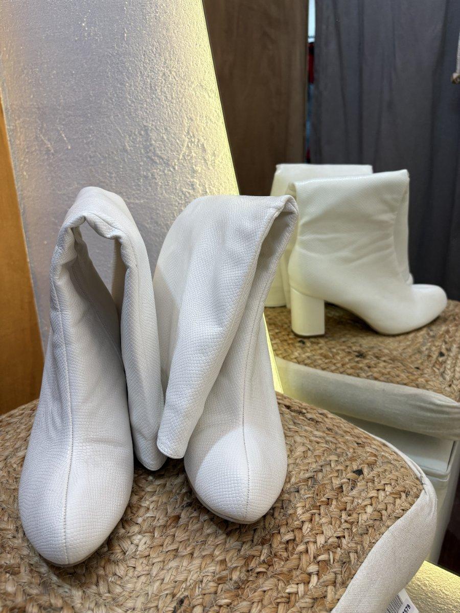 Botas blancas altas