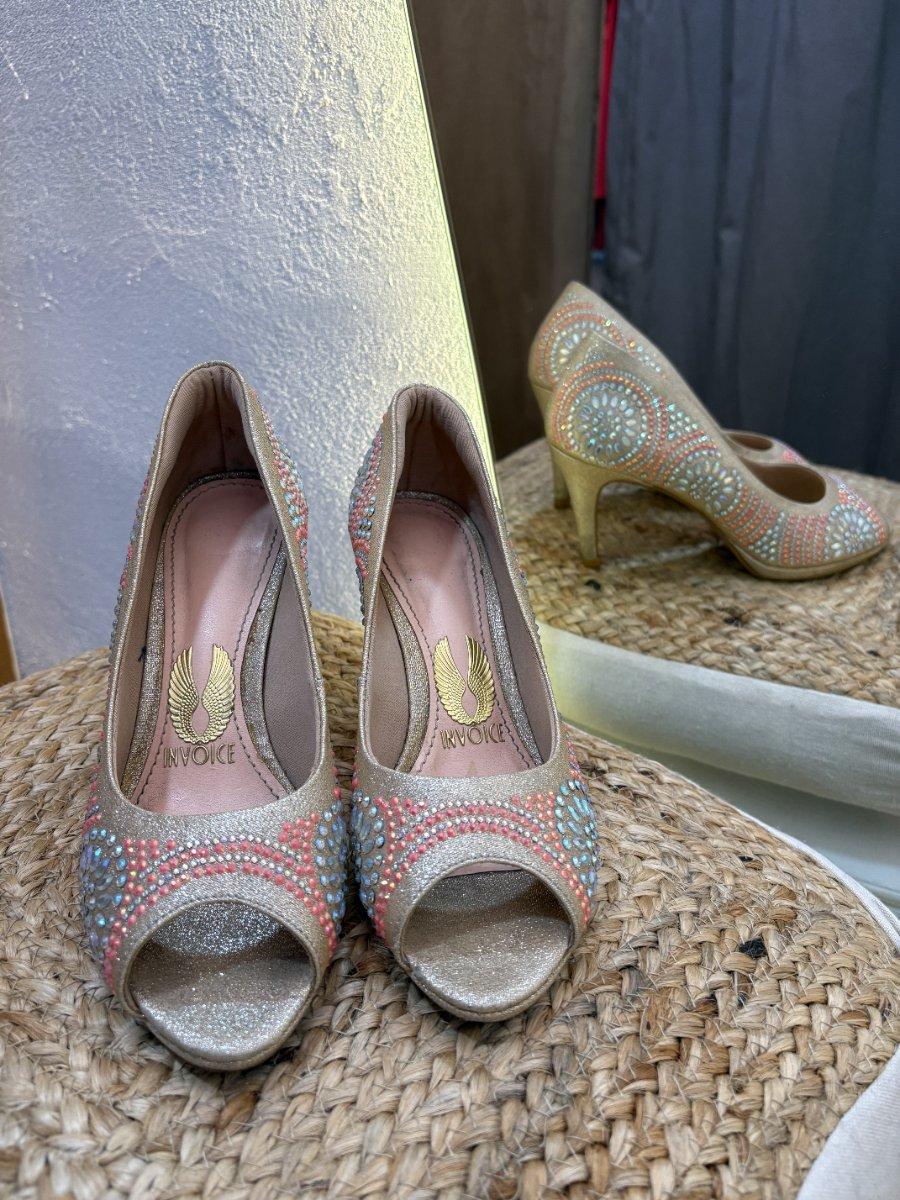 Zapato con brillos de colores