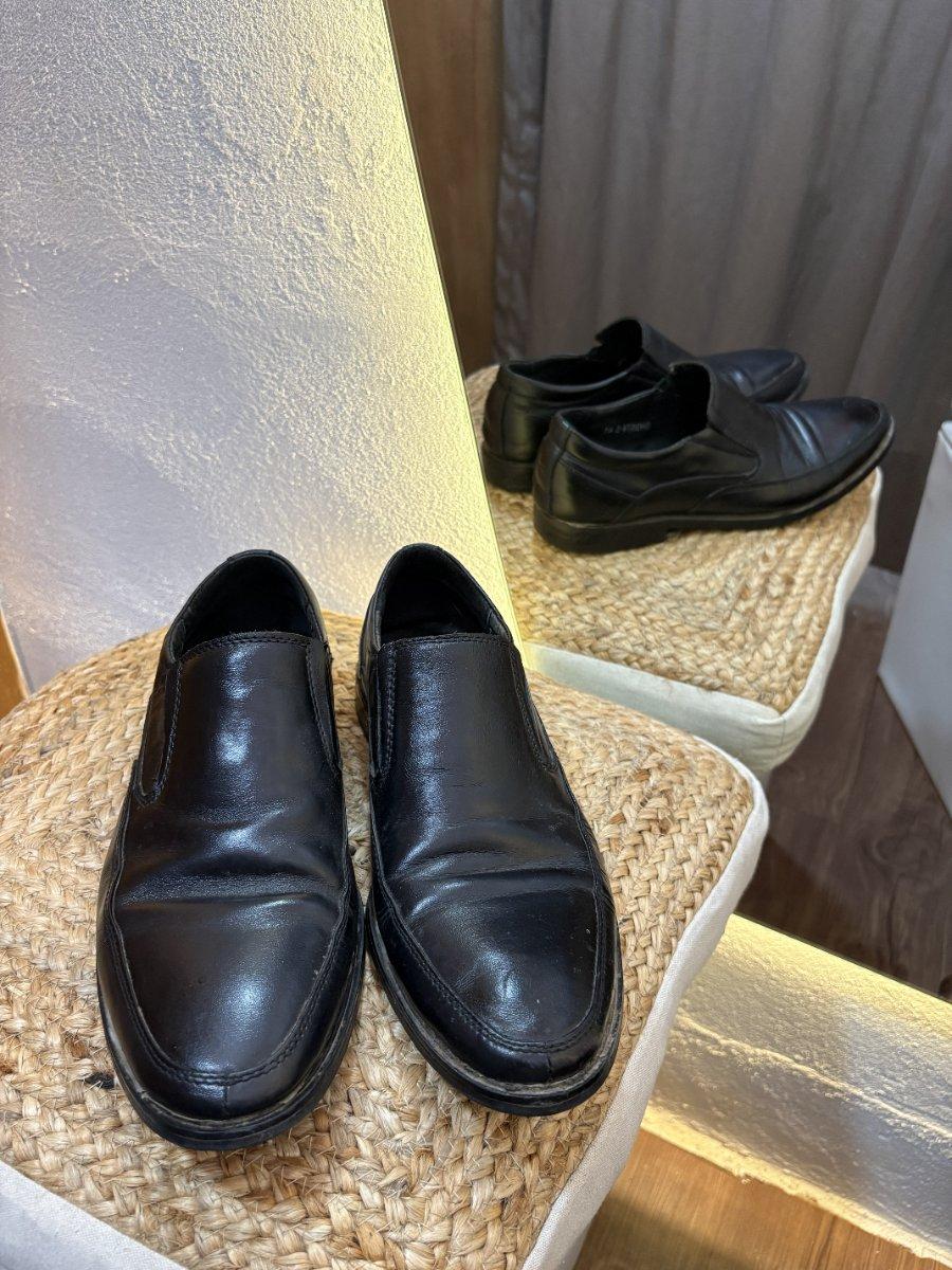 Calzado negro sin cordones (B)