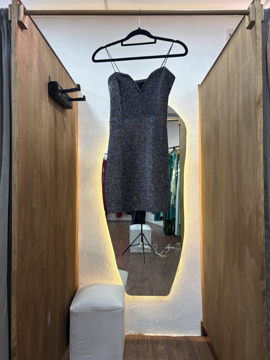 Vestido corto gris brilloso