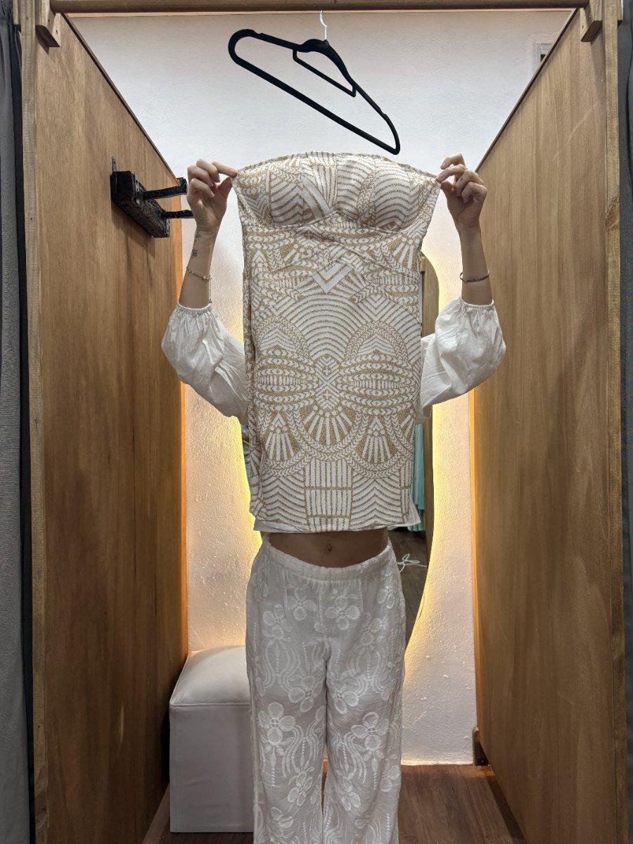 Vestido strapless dorado y blanco
