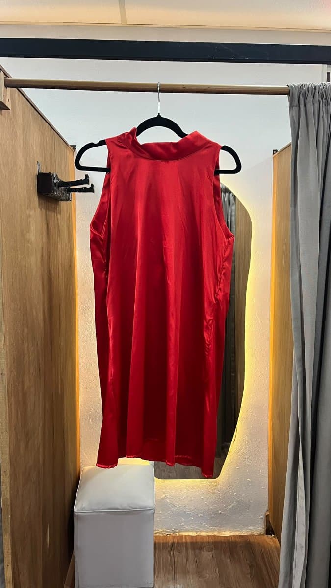 Vestido de seda rojo
