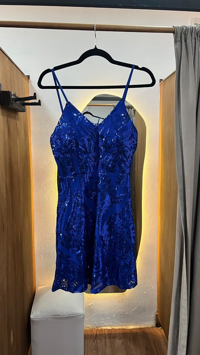 Vestido azul corto con lentejuelas