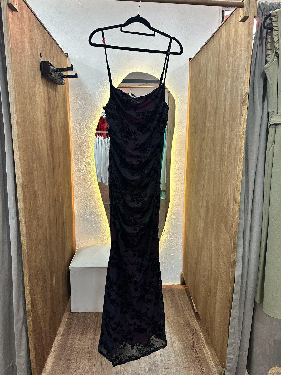 Vestido largo con rosado en el interior
